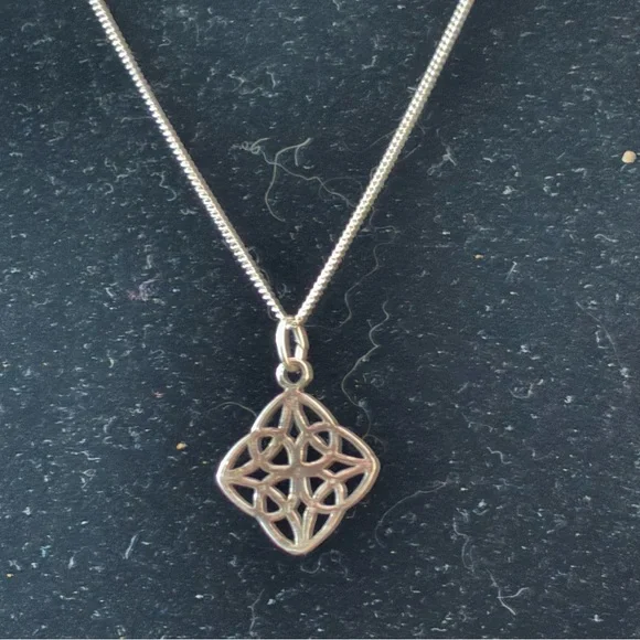 Vintage 925 Silver Celtic Knot Necklace Pendant & Earrings - Picture 2 of 9